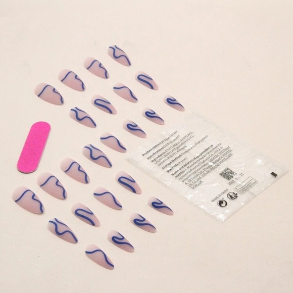 Blue Design Press-On Nails - Picture 2 of 5